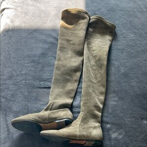 Chic Over-the-Knee Suede Boots in Olive